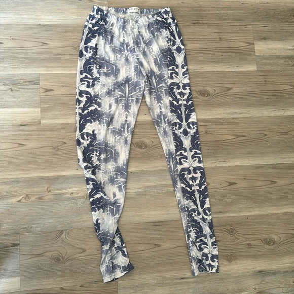 Yelete one size floral pants - Picture 1 of 3